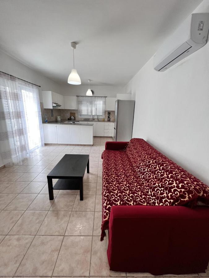 Pafia Sunbeach Townhouse Paphos Eksteriør billede