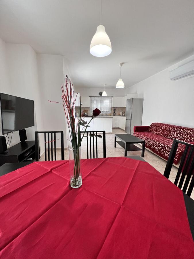 Pafia Sunbeach Townhouse Paphos Eksteriør billede