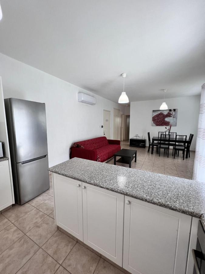 Pafia Sunbeach Townhouse Paphos Eksteriør billede