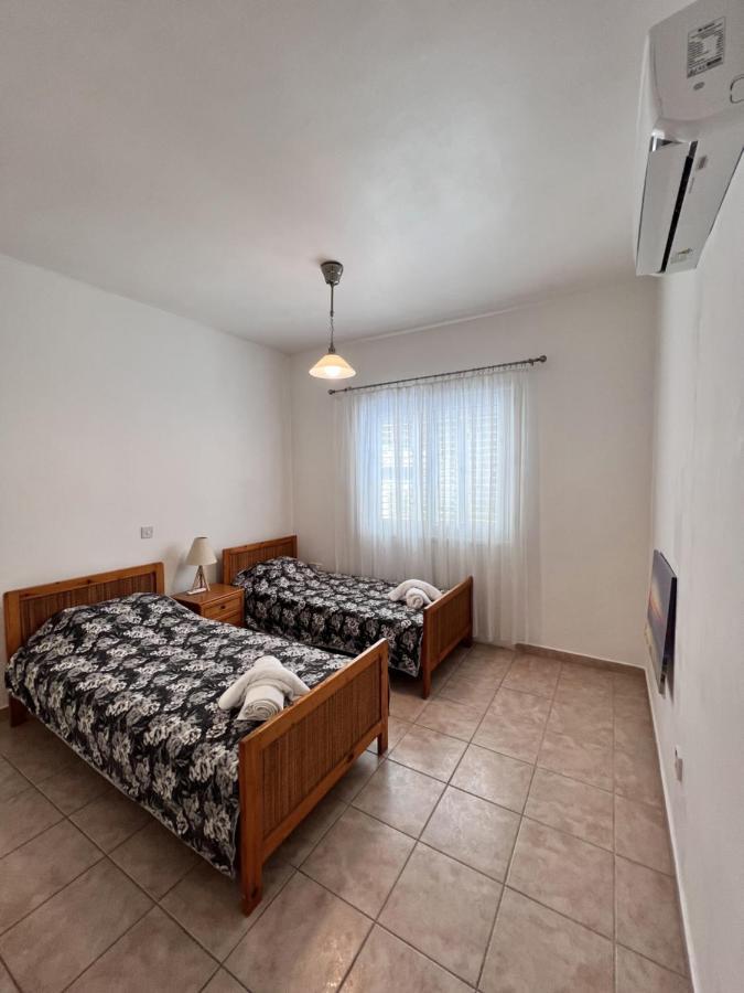 Pafia Sunbeach Townhouse Paphos Eksteriør billede